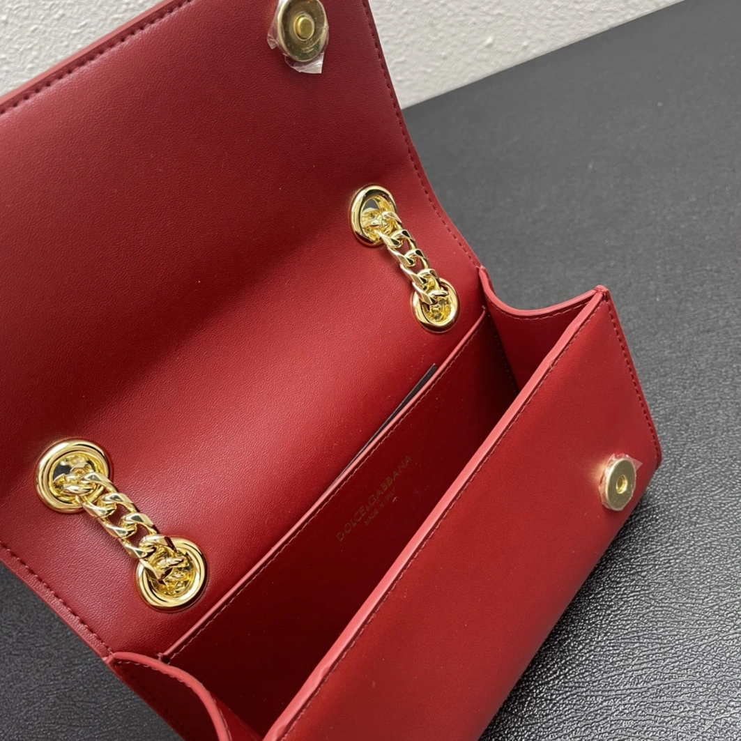 GoodFit 5083 Dolce & Gabbana D&G AAA Quality Messenger Bags For Women