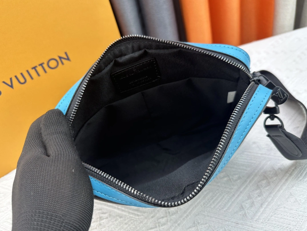 GoodFit 6235 Louis Vuitton AAA Man Messenger Bags