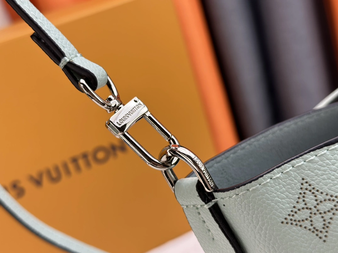 GoodFit 6889 Louis Vuitton AAA Quality Shoulder Bags For Women