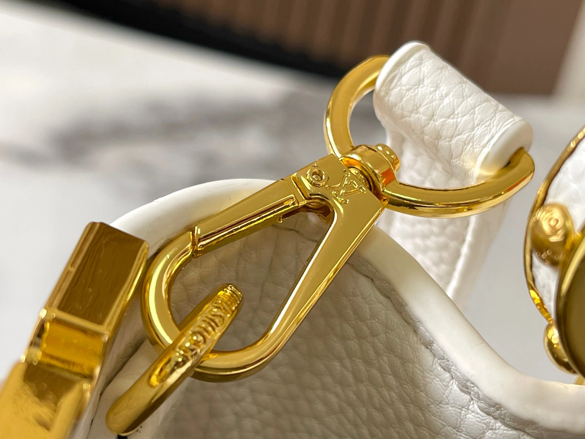 GoodFit 689 Louis Vuitton AAA Quality Messenger Bags For Women