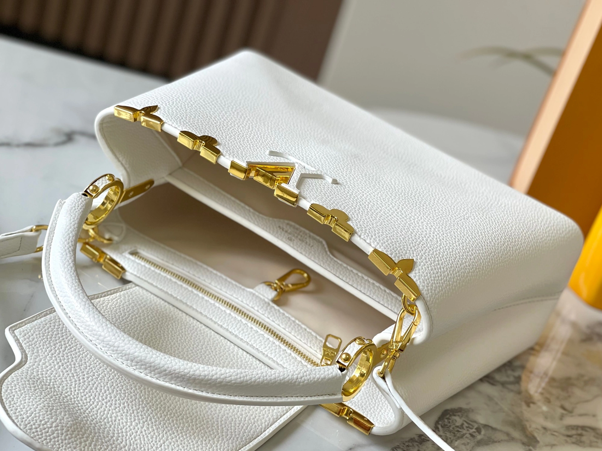 GoodFit 689 Louis Vuitton AAA Quality Messenger Bags For Women