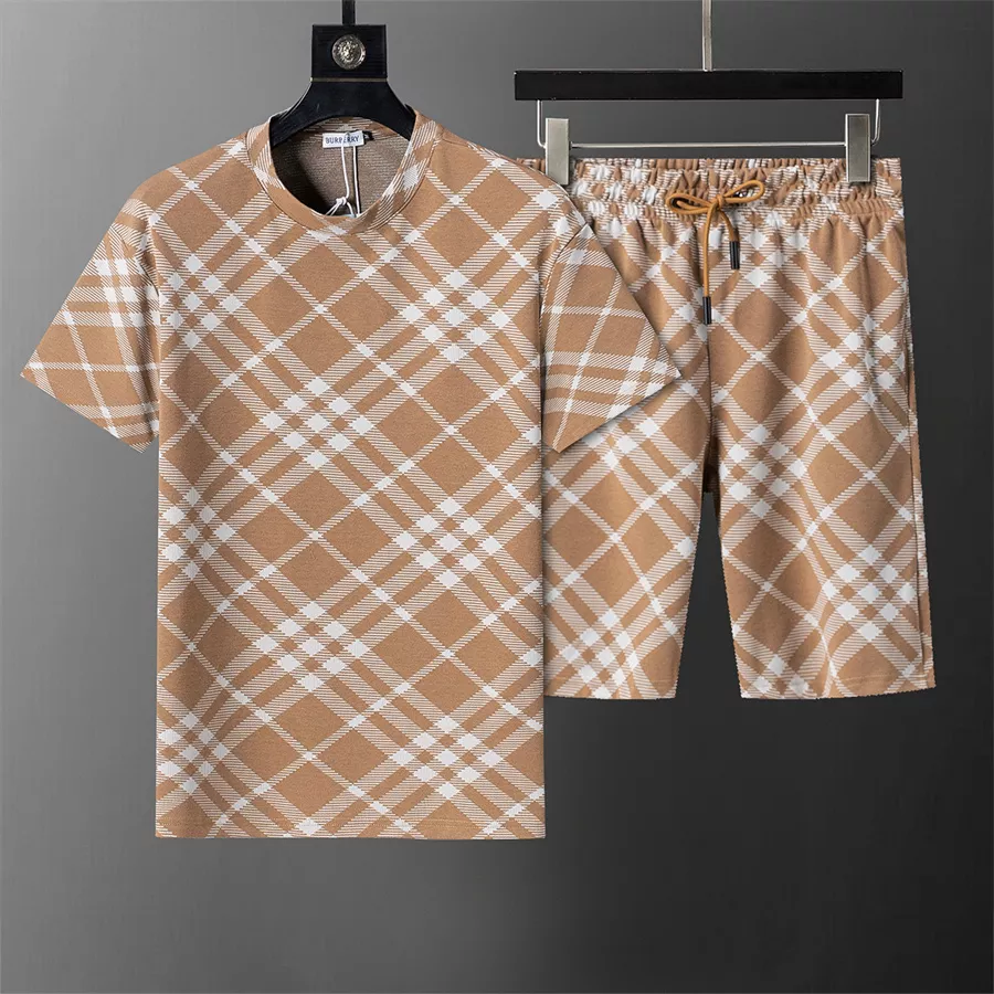 GoodFit 7331 Burberry Tracksuits Short Sleeved For Men