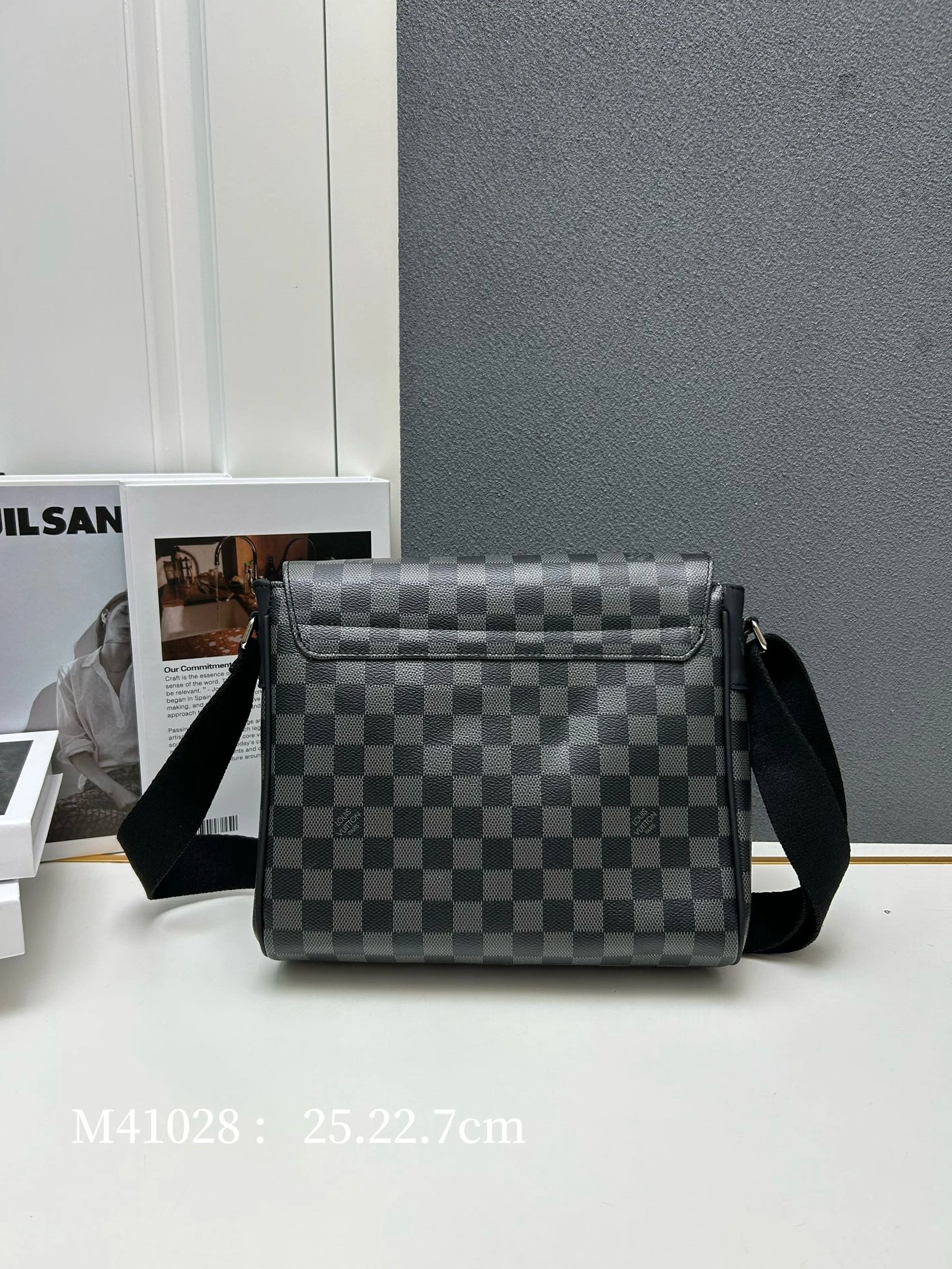 GoodFit 7354 Louis Vuitton AAA Man Messenger Bags