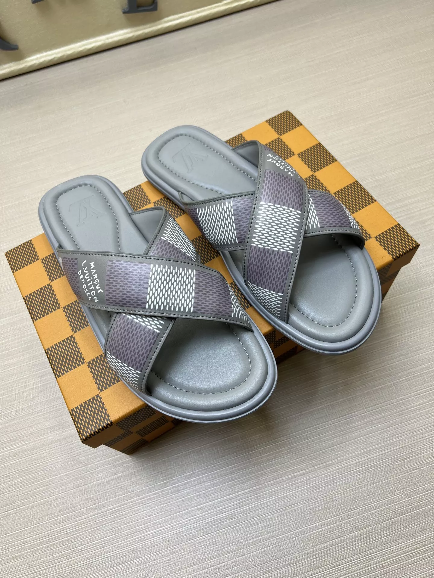 GoodFit 7702 Louis Vuitton Slippers For Men