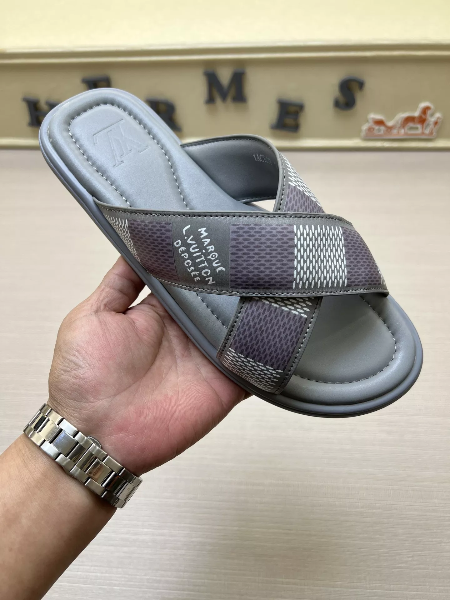GoodFit 7702 Louis Vuitton Slippers For Men