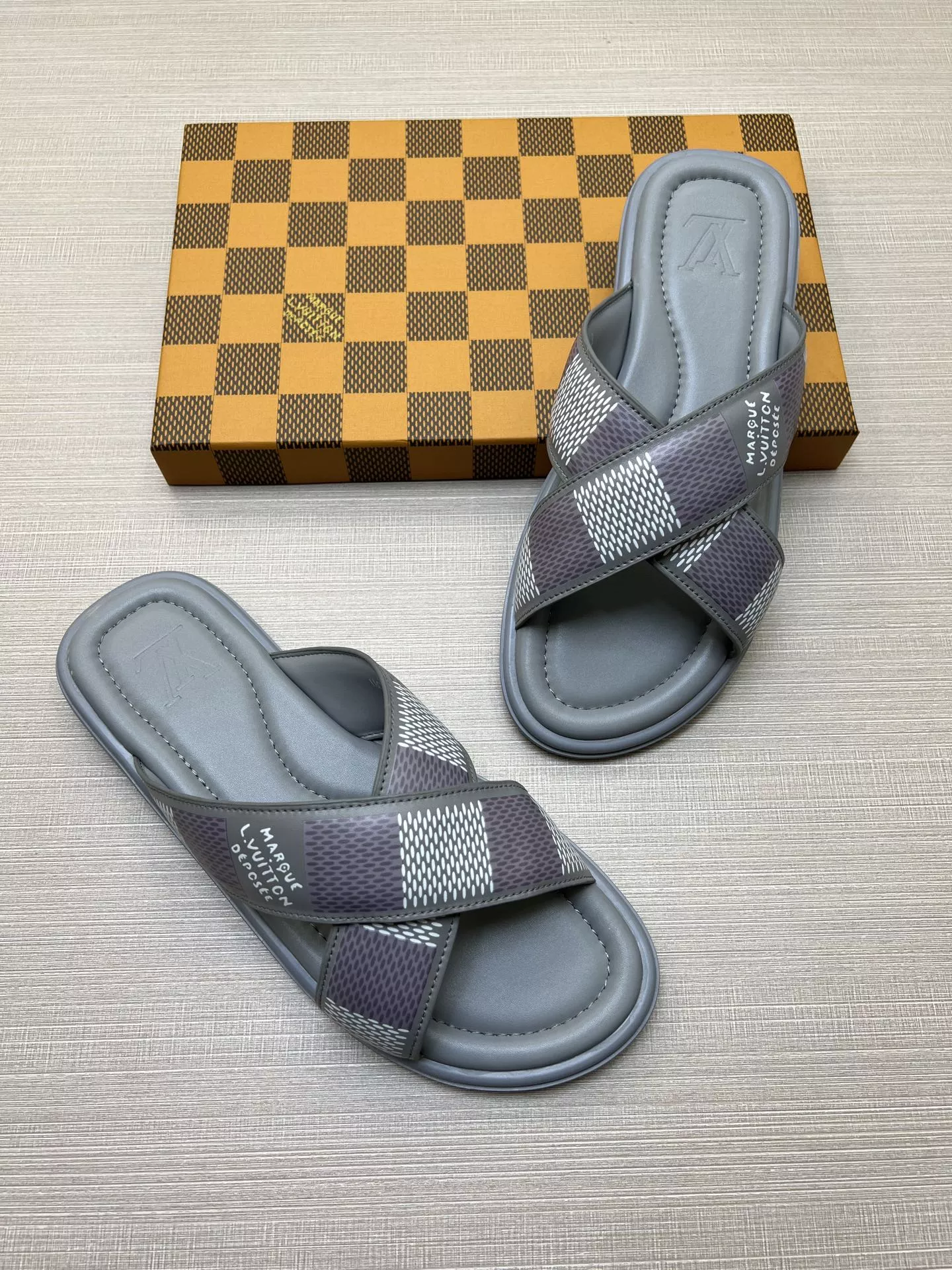 GoodFit 7702 Louis Vuitton Slippers For Men
