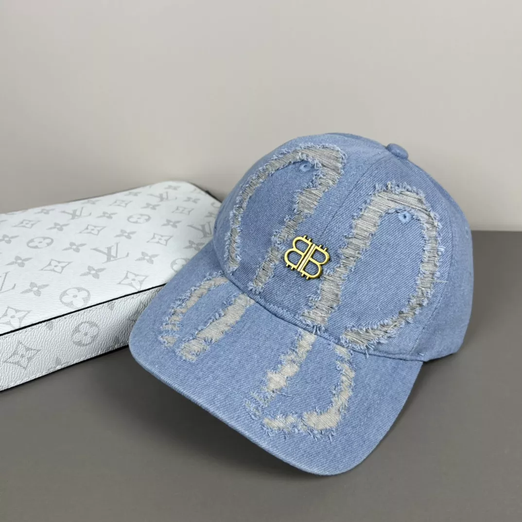 GoodFit 8024 Balenciaga Caps