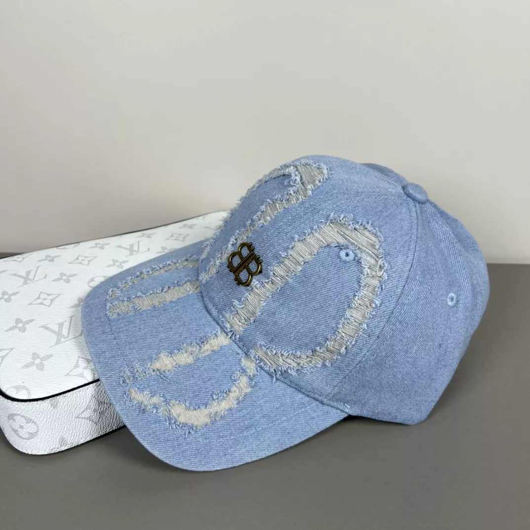 GoodFit 8024 Balenciaga Caps