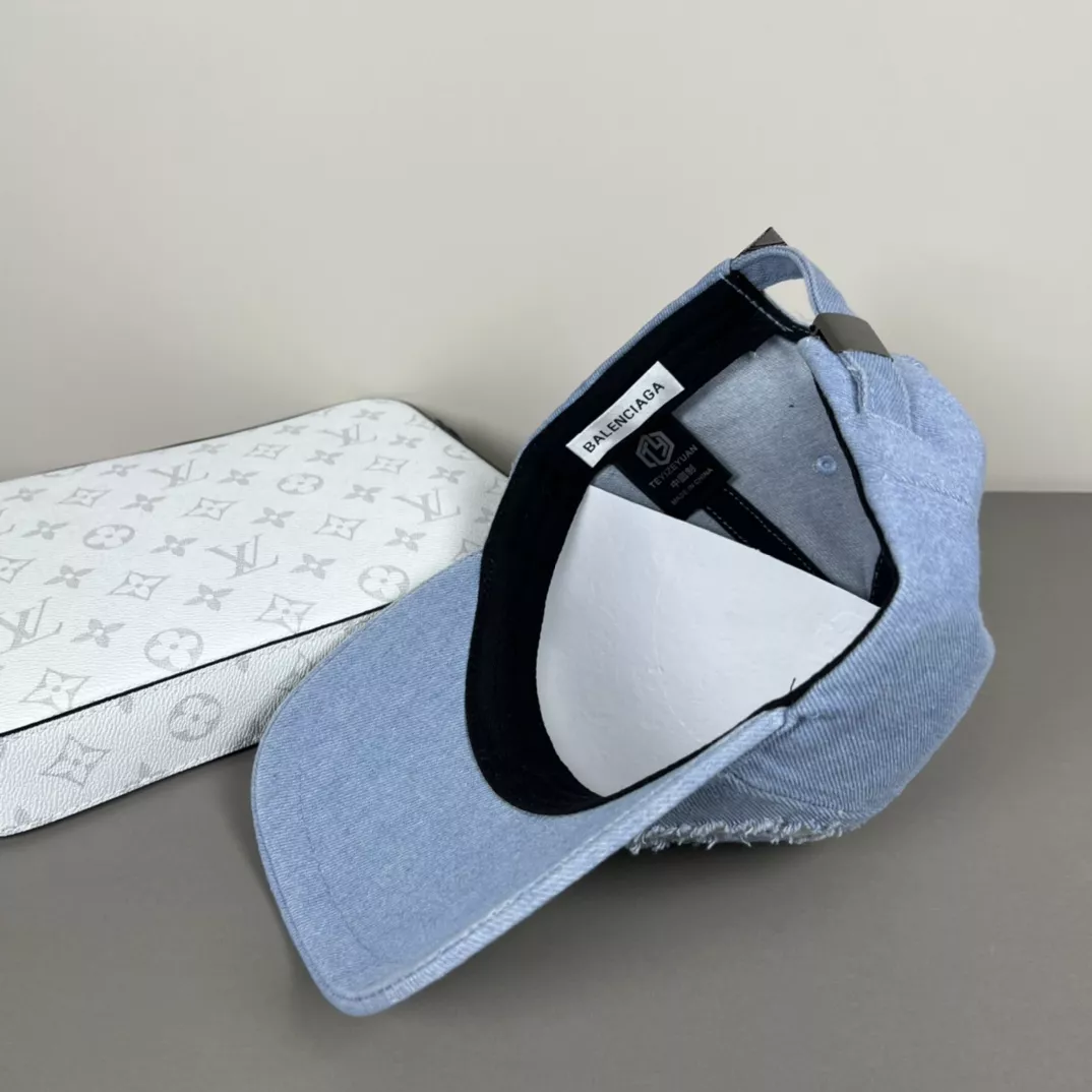 GoodFit 8024 Balenciaga Caps