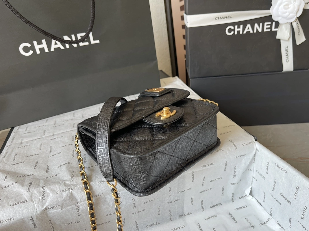 GoodFit 835 Chanel AAA Quality Messenger Bags For Women