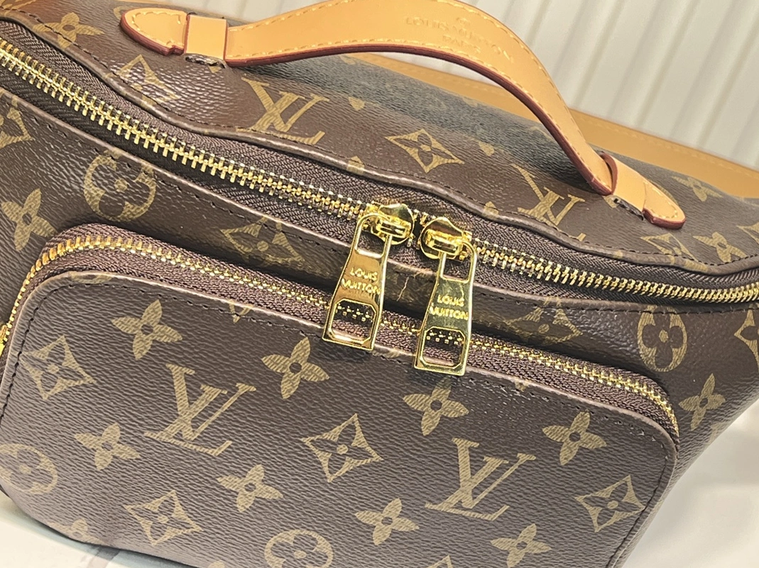 GoodFit 852 Louis Vuitton LV AAA Quality Belt Bags For Unisex