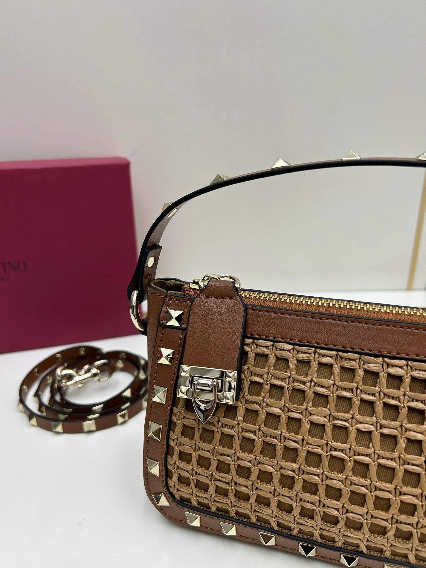 GoodFit 859 Valentino AAA Quality Messenger Bags For Women