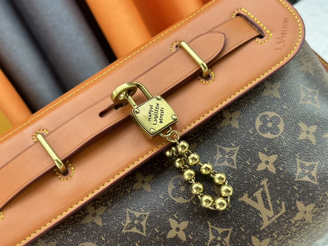 GoodFit 8717 Louis Vuitton AAA Quality Messenger Bags For Women