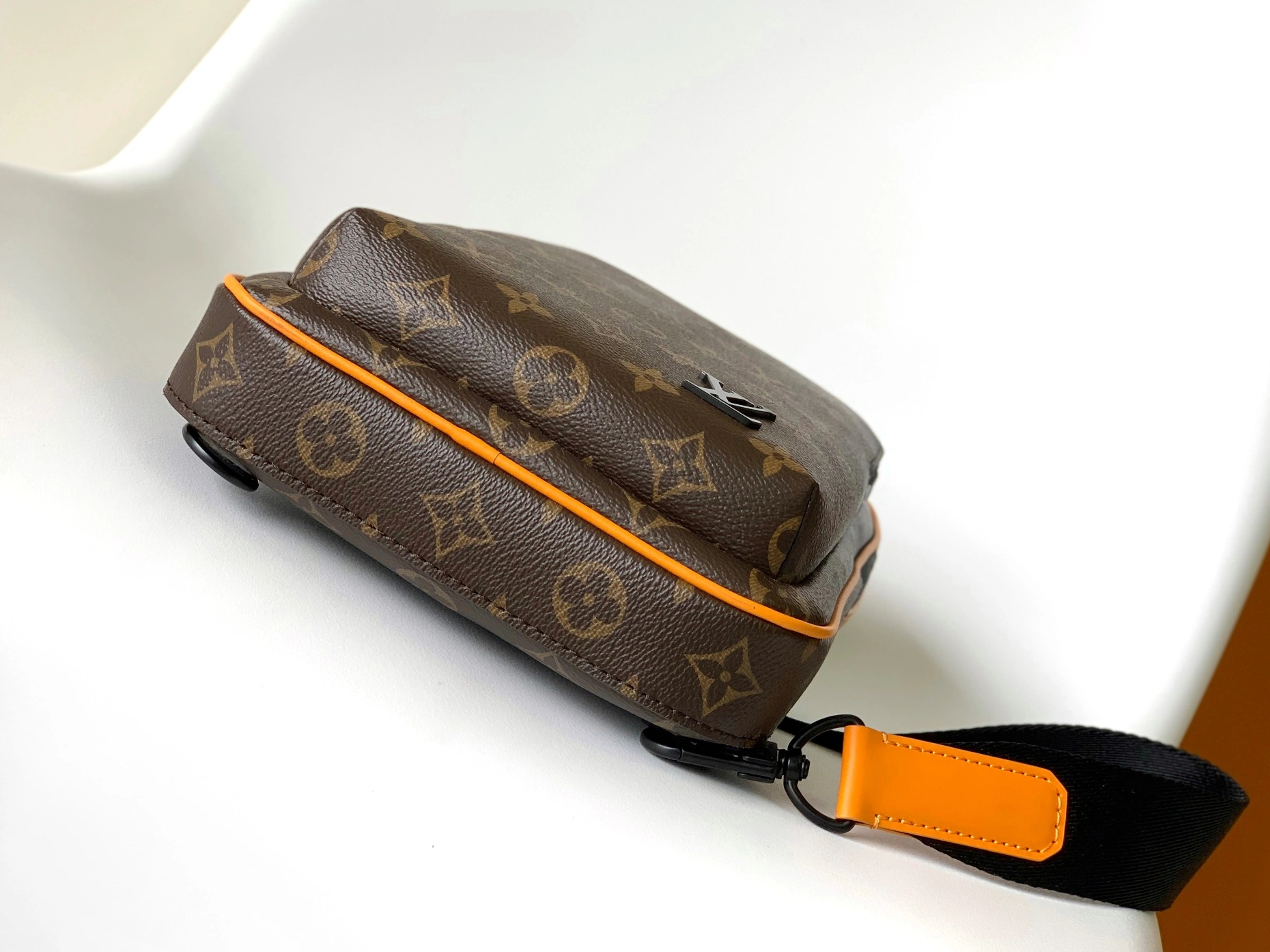 GoodFit 9103 Louis Vuitton AAA Man Messenger Bags