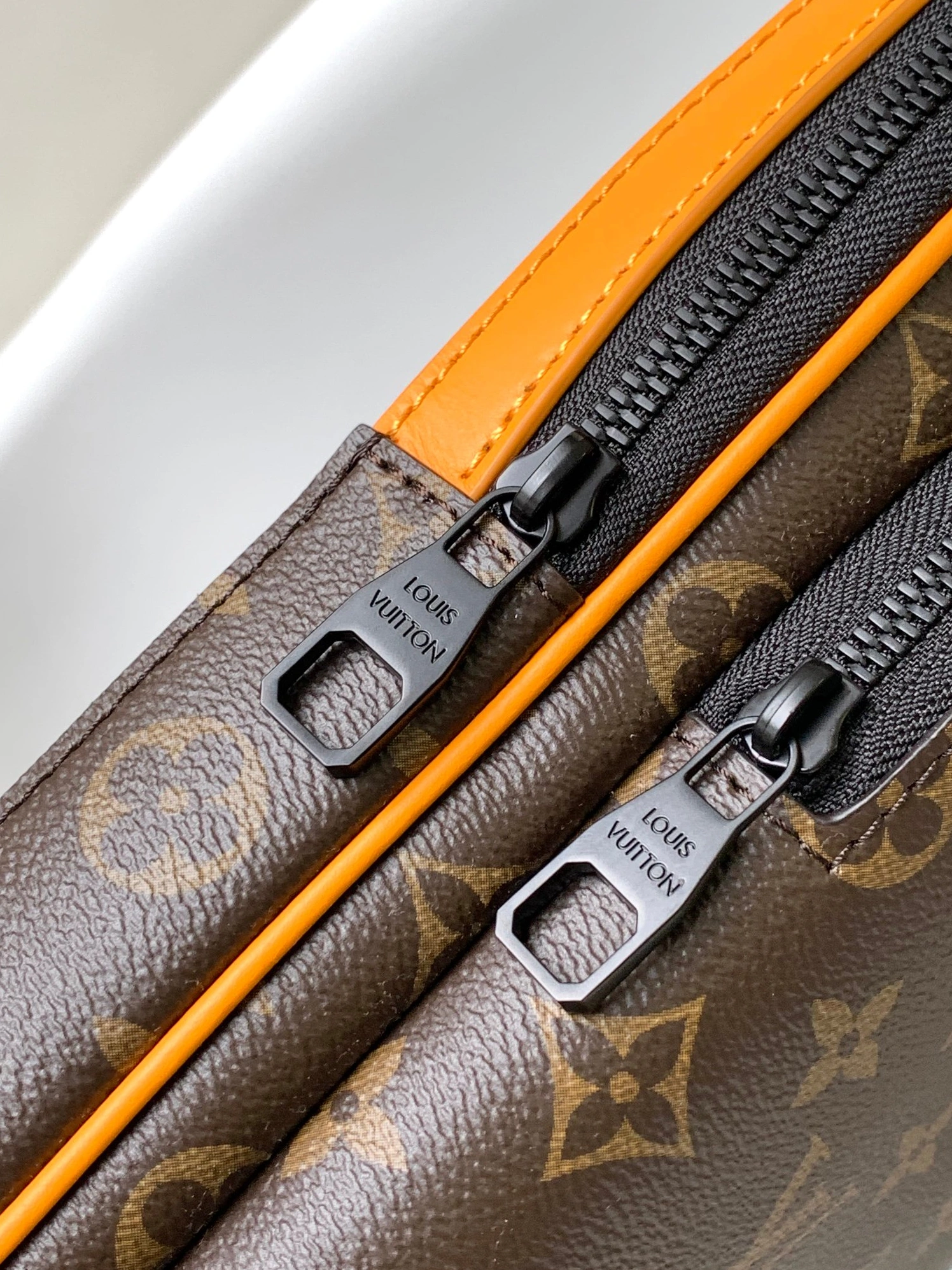 GoodFit 9103 Louis Vuitton AAA Man Messenger Bags