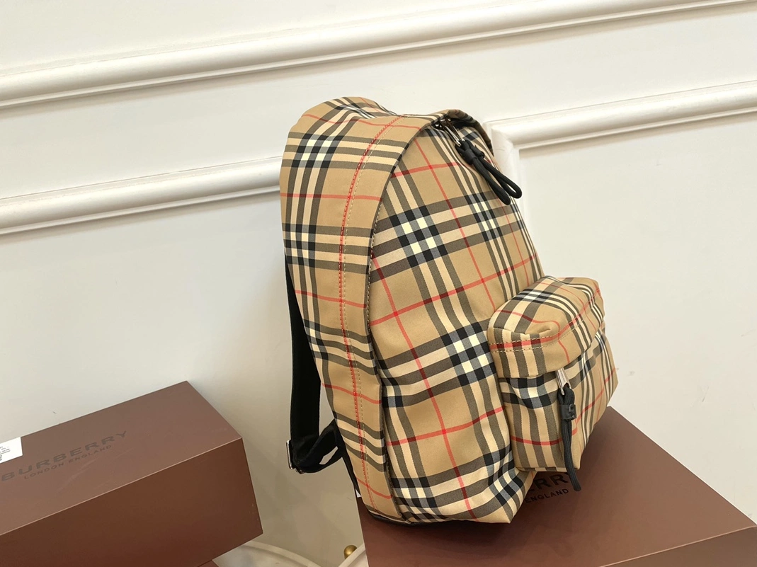 GoodFit 976 Burberry AAA Man Backpacks