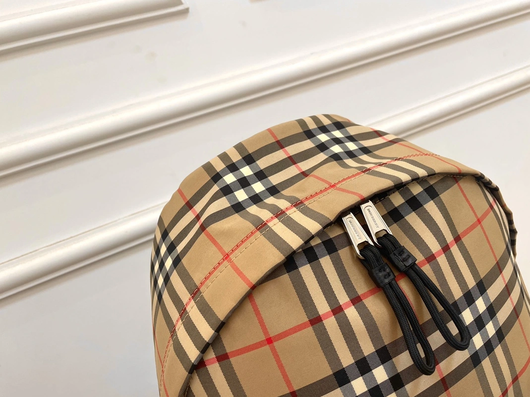 GoodFit 976 Burberry AAA Man Backpacks