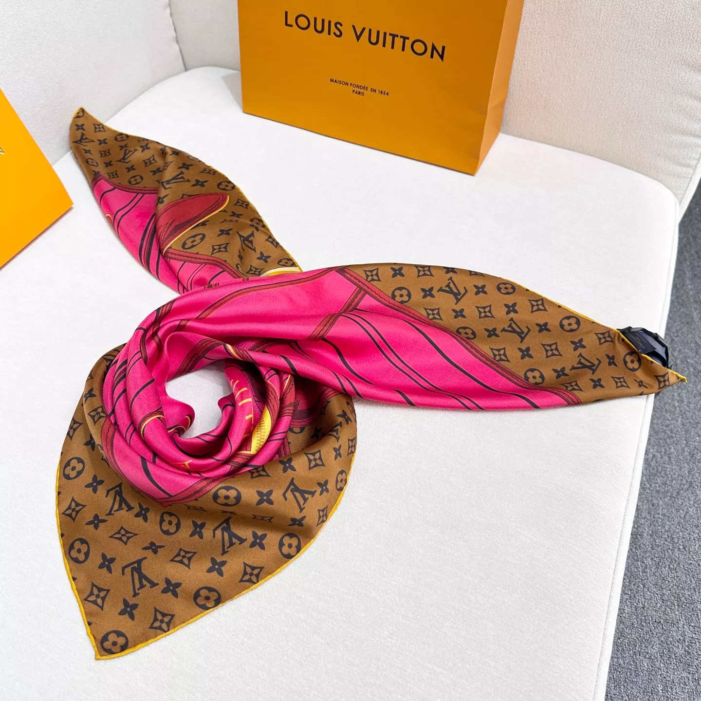 GoodFit 9958 Louis Vuitton Silk Squares