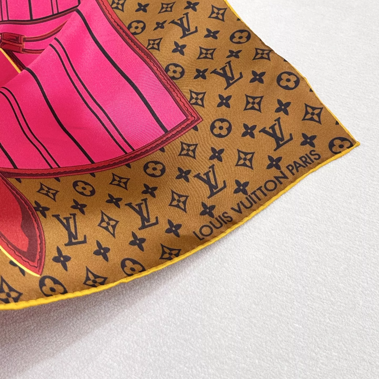 GoodFit 9958 Louis Vuitton Silk Squares