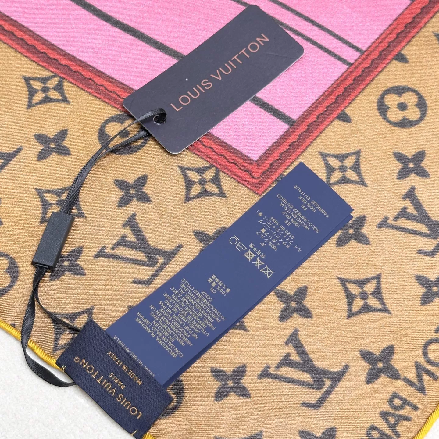 GoodFit 9958 Louis Vuitton Silk Squares