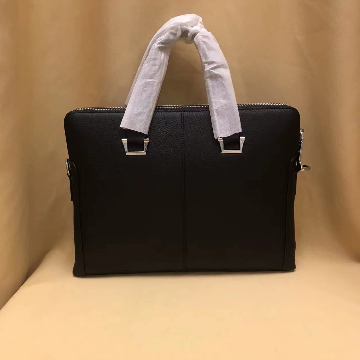 Gucci AAA Man Handbags Bold 2669