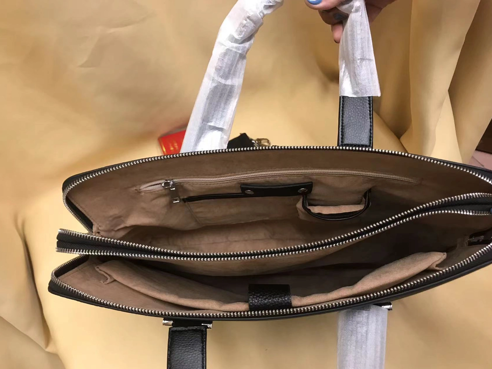 Gucci AAA Man Handbags Bold 2669