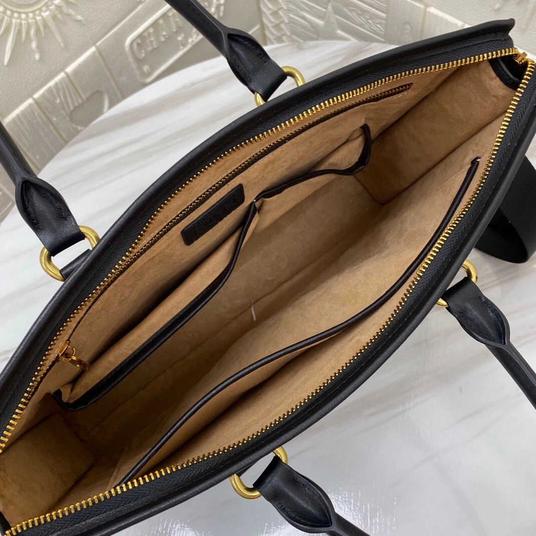 Gucci AAA Man Handbags Comfortable 8550