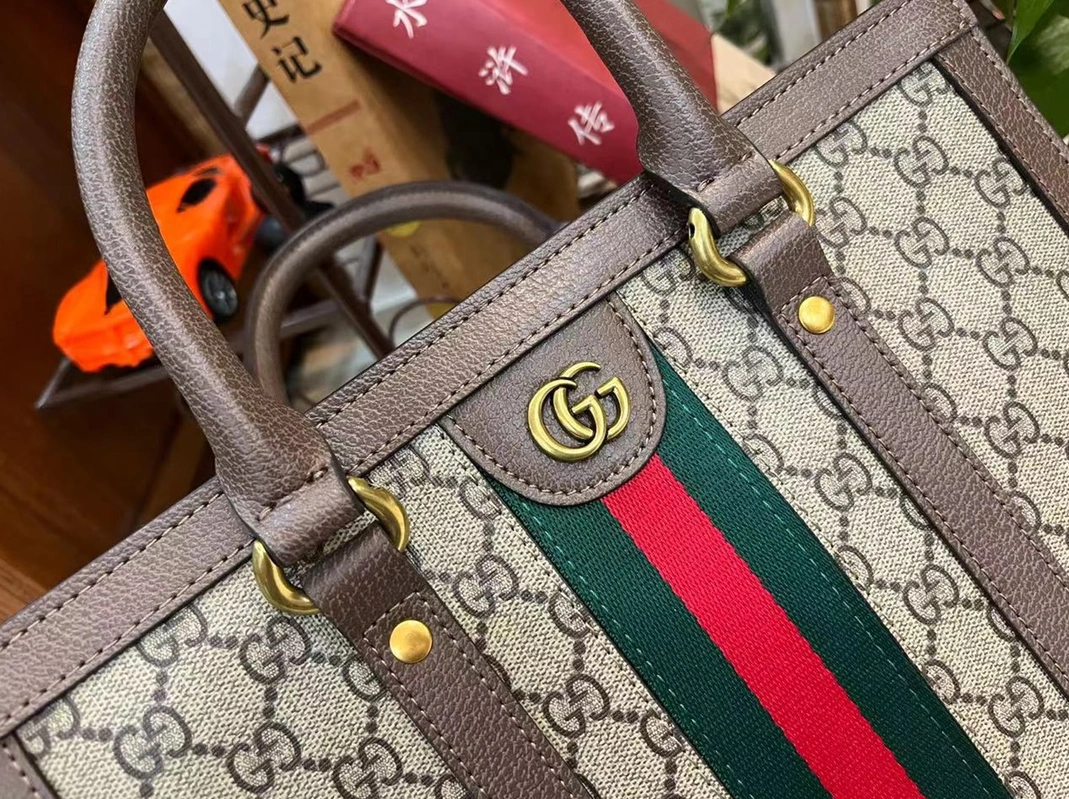 Gucci AAA Man Handbags Compact 8085