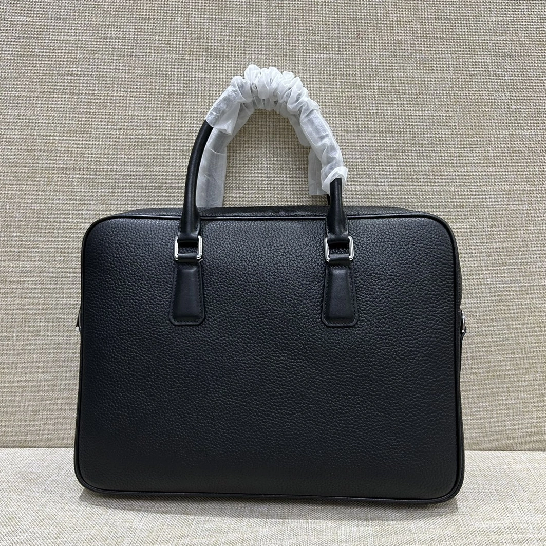 Gucci AAA Man Handbags EyeCatching 8528