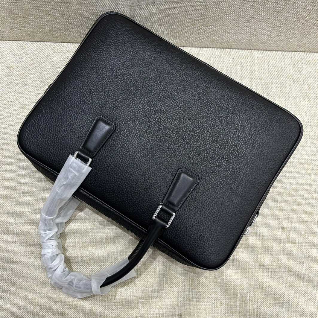 Gucci AAA Man Handbags EyeCatching 8528