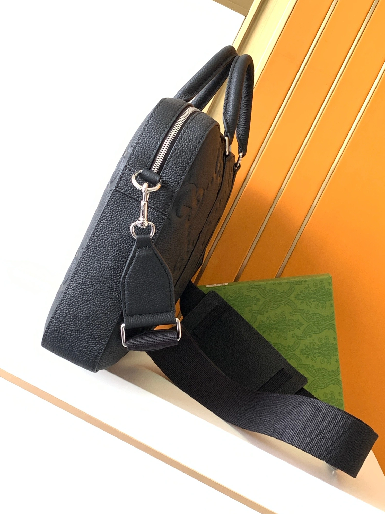 Gucci AAA Man Handbags GoAnywhere 4021