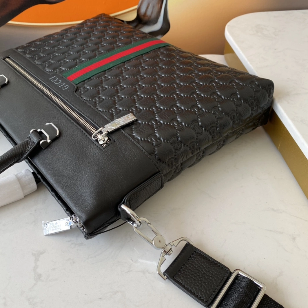 Gucci AAA Man Handbags Minimalist 972