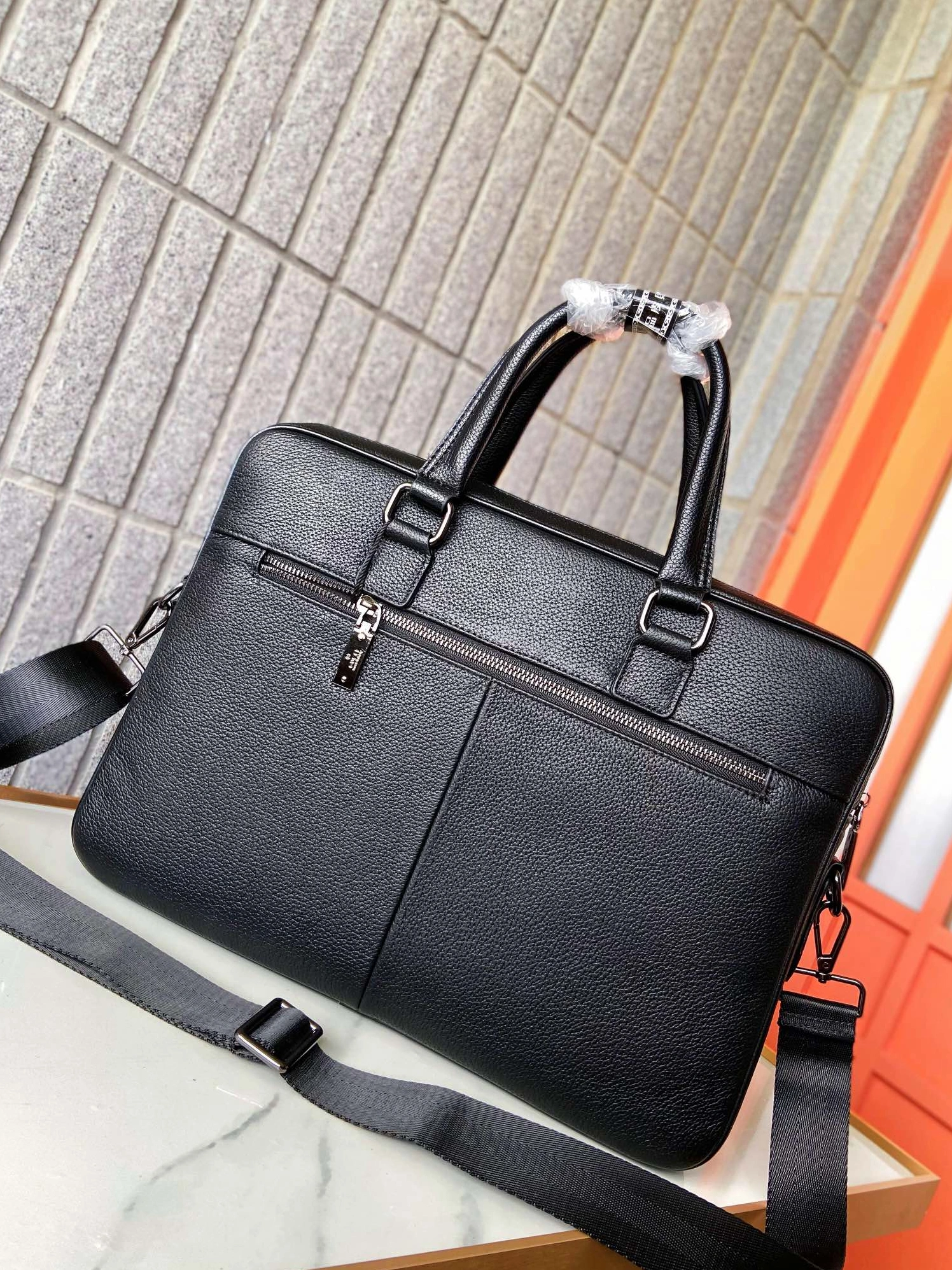 Gucci AAA Man Handbags Practical 8015