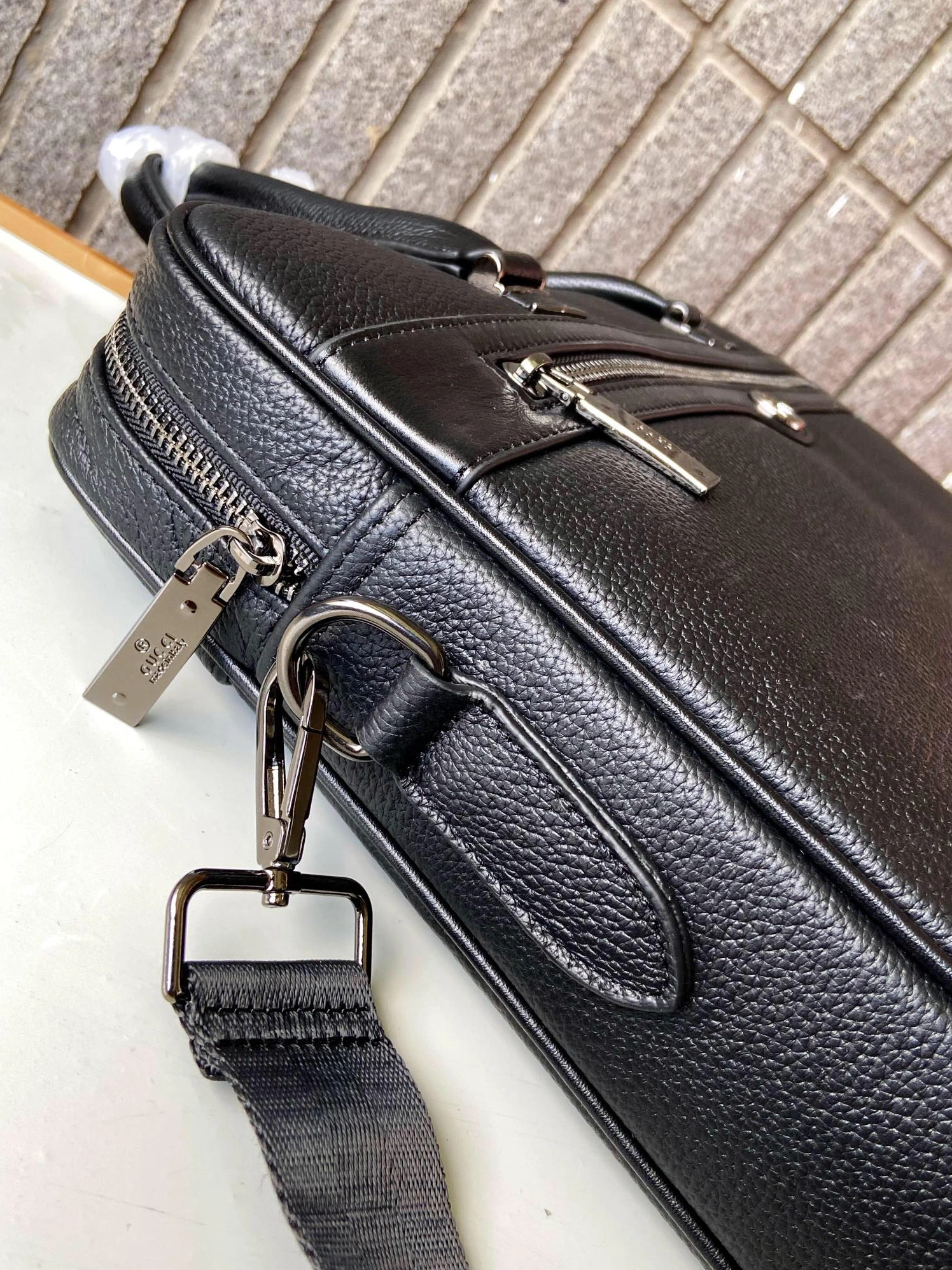 Gucci AAA Man Handbags Practical 8015