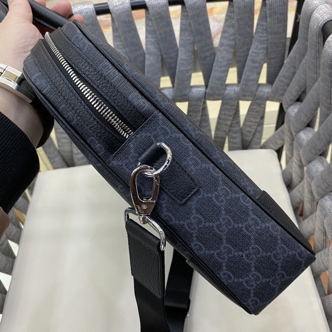 Gucci AAA Man Handbags Refined 9413
