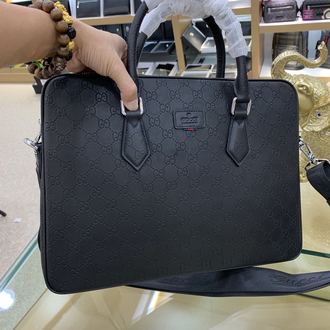 Gucci AAA Man Handbags Sleek 4832