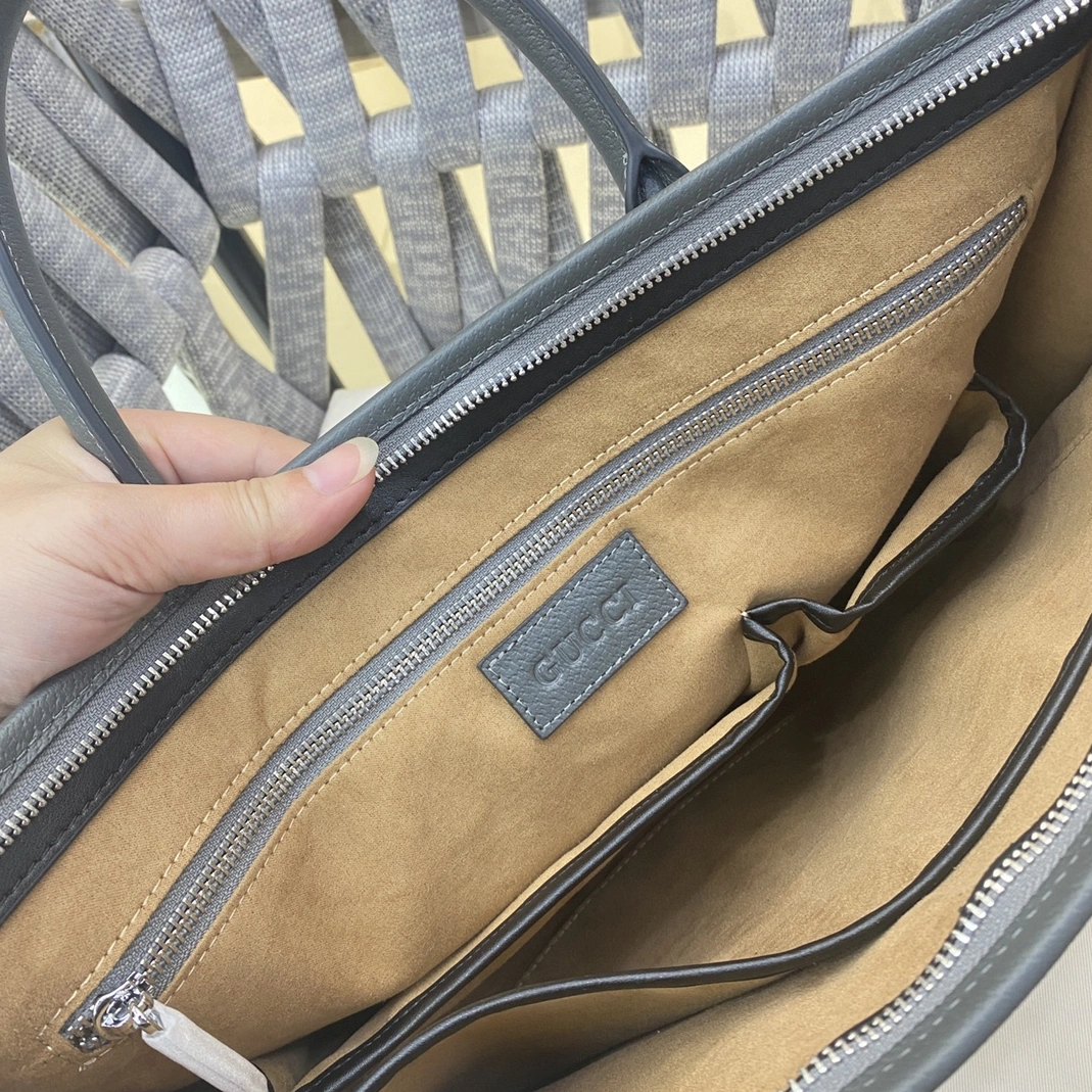 Gucci AAA Man Handbags Soft 126