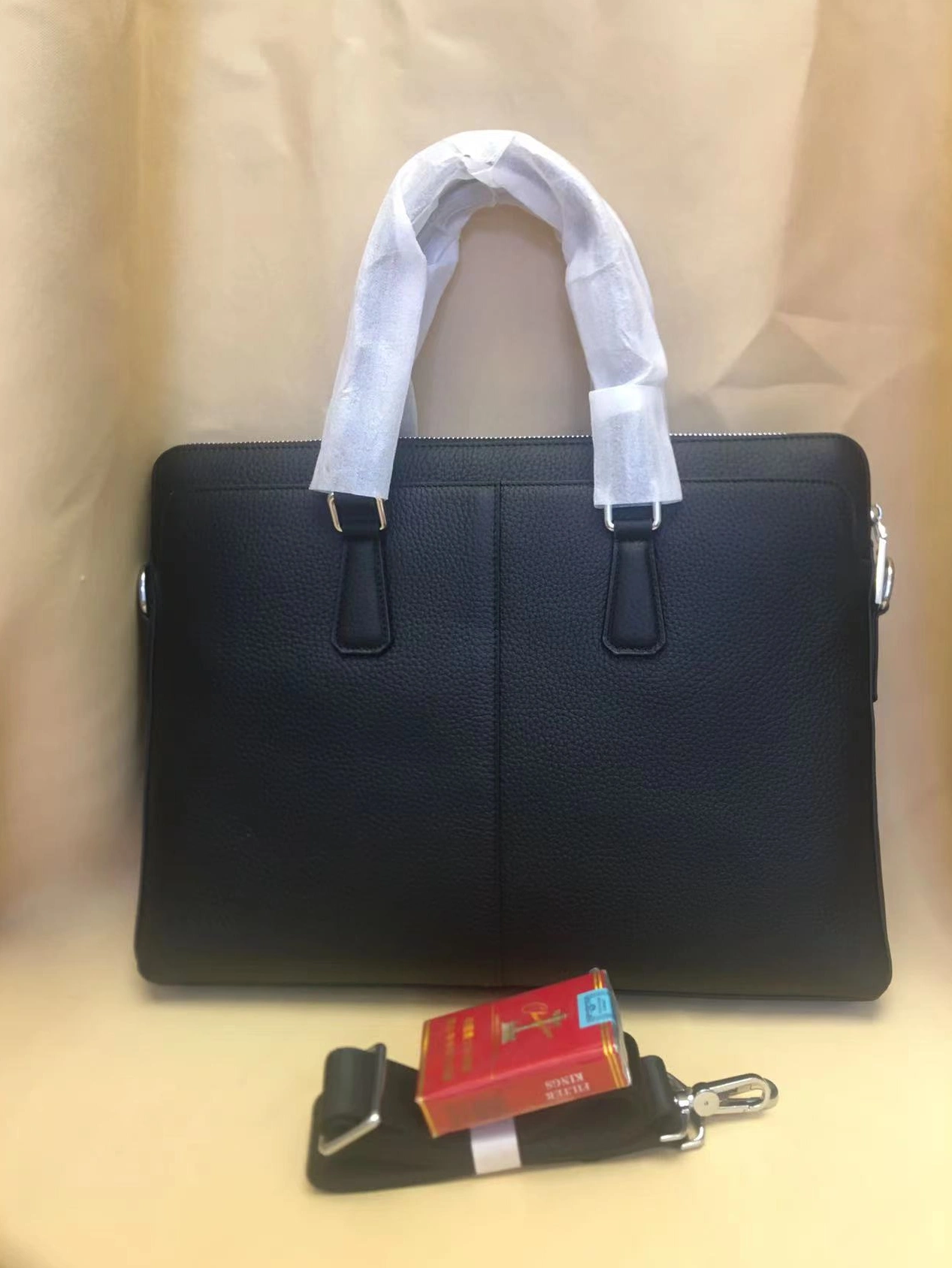 Gucci AAA Man Handbags Sophisticated 8649