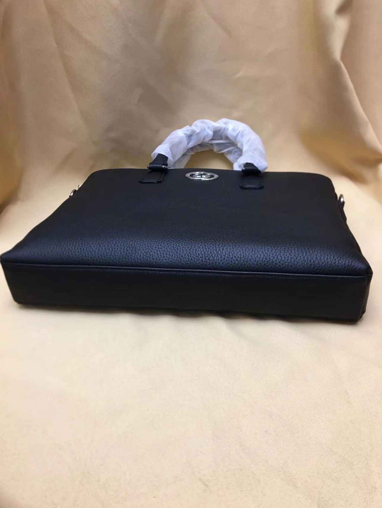 Gucci AAA Man Handbags Sophisticated 8649