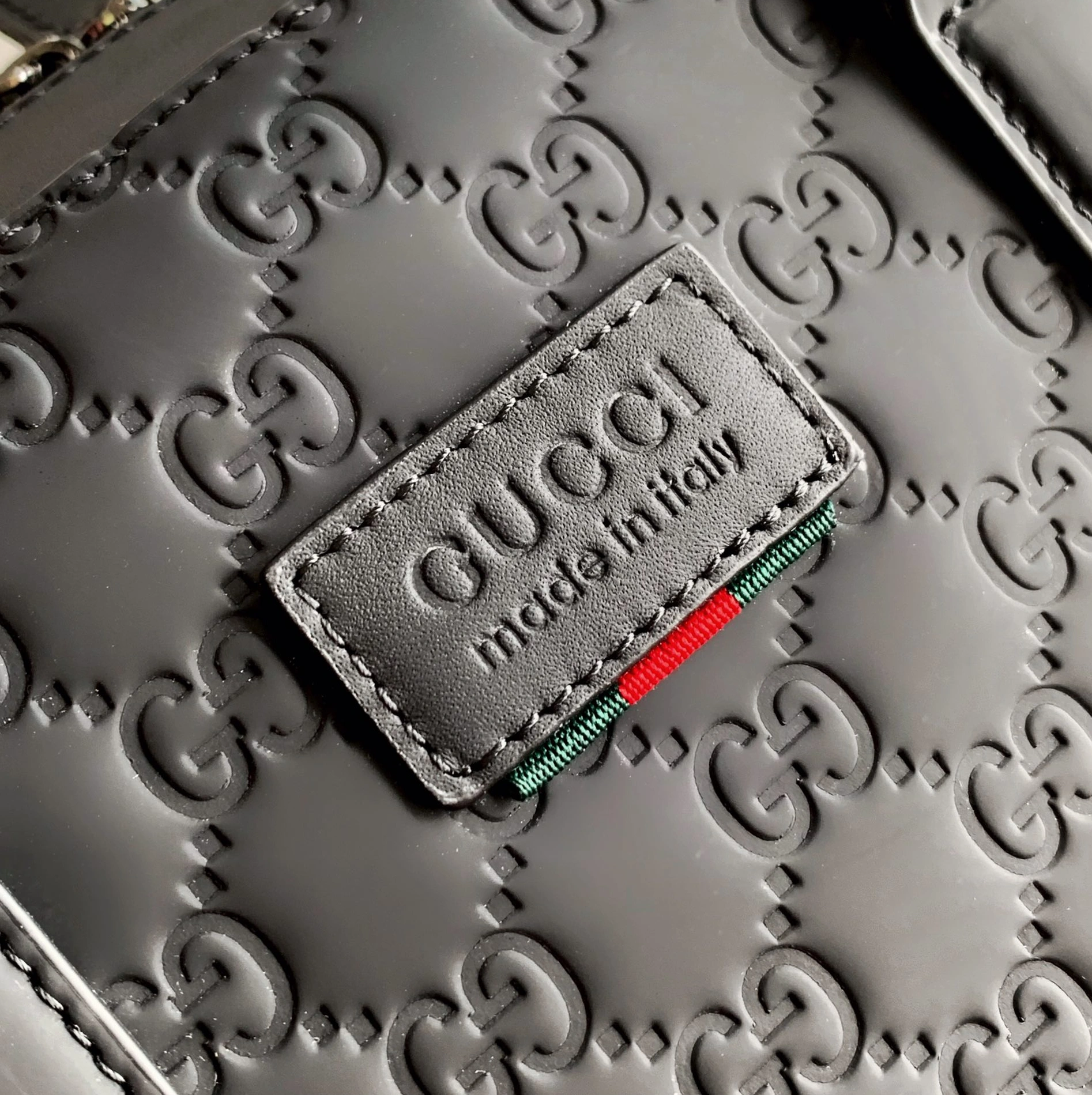 Gucci AAA Man Handbags Sophisticated 8696