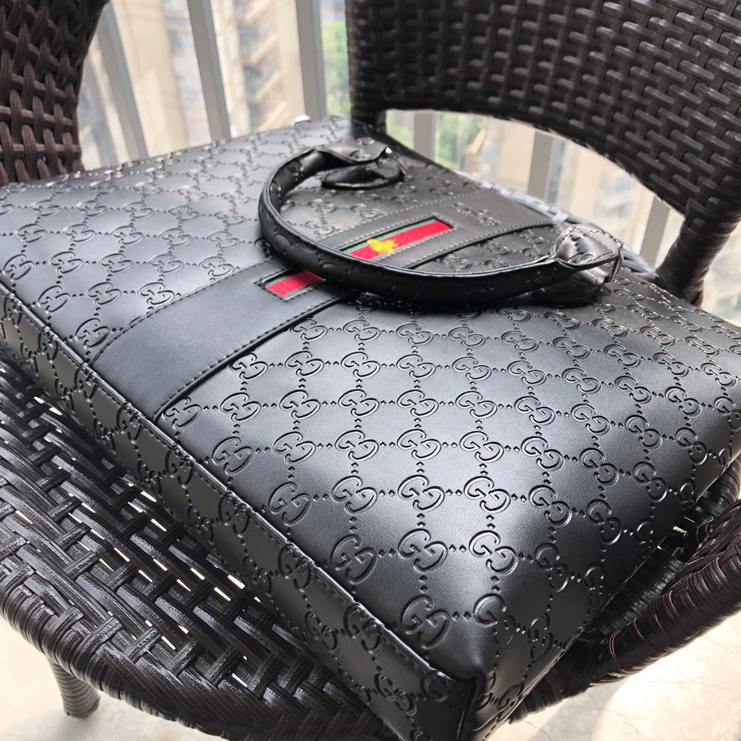 Gucci AAA Man Handbags Trendy 4786