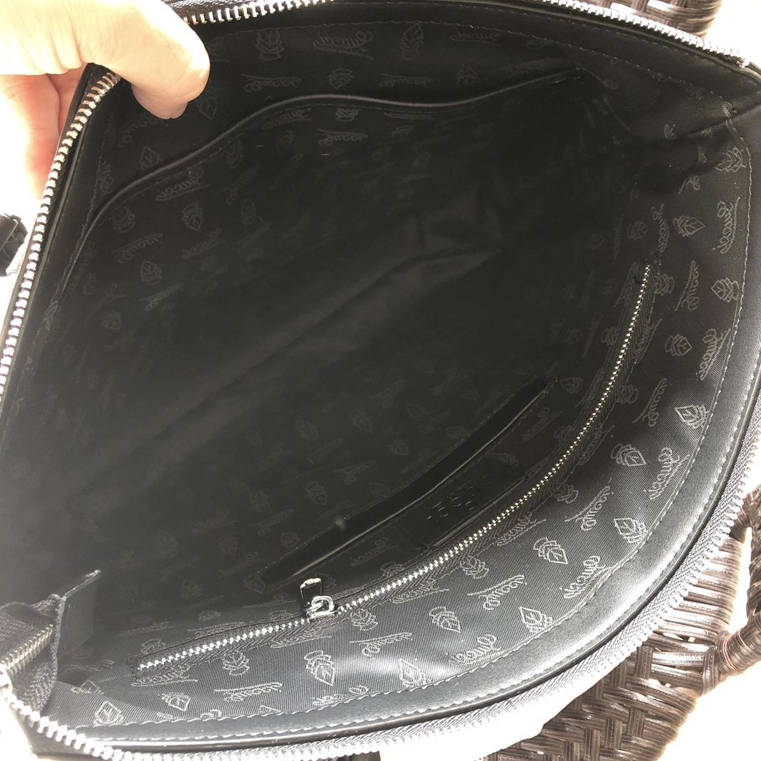 Gucci AAA Man Handbags Trendy 4786