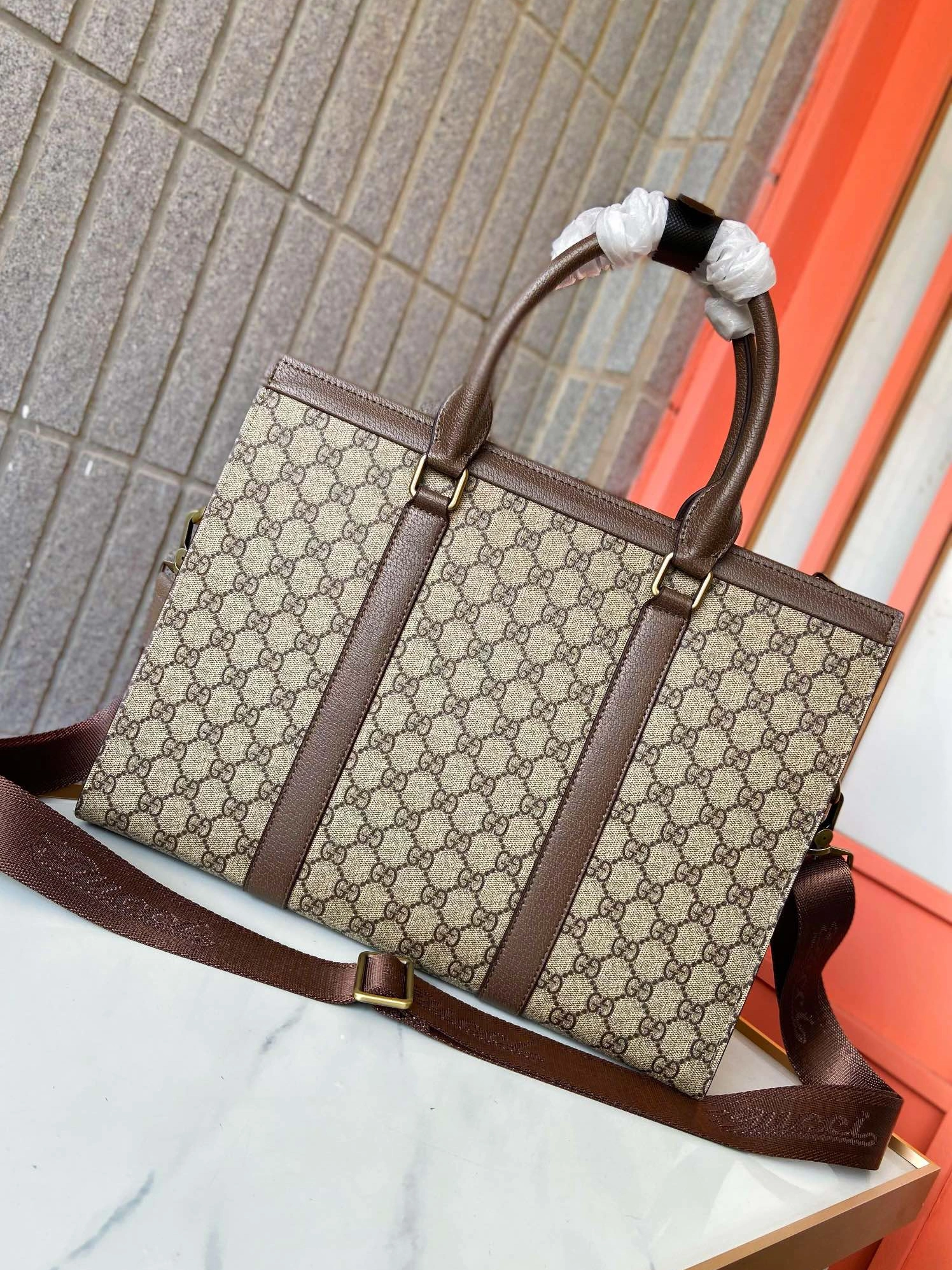 Gucci AAA Man Handbags Versatile 8907