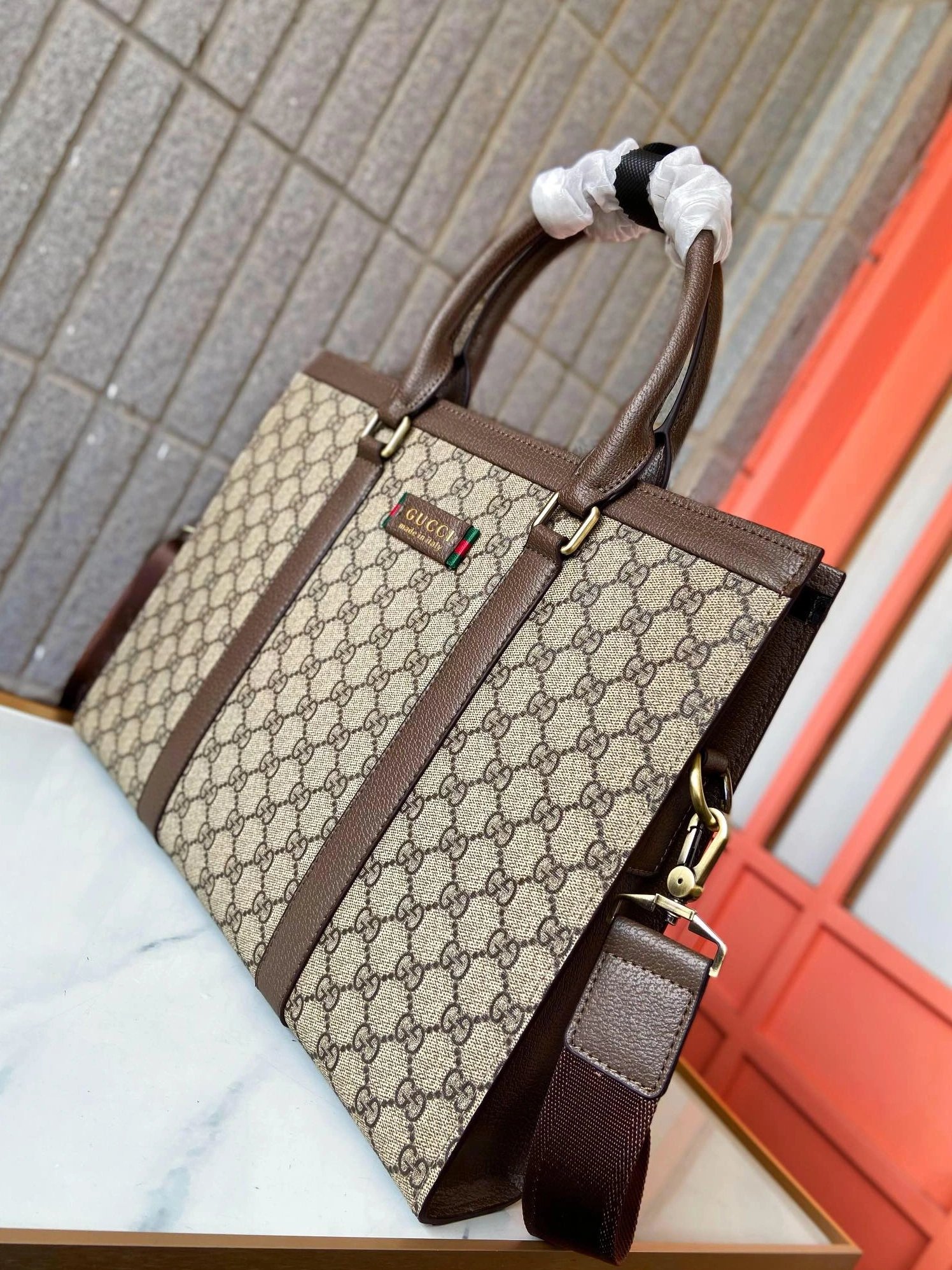 Gucci AAA Man Handbags Versatile 8907