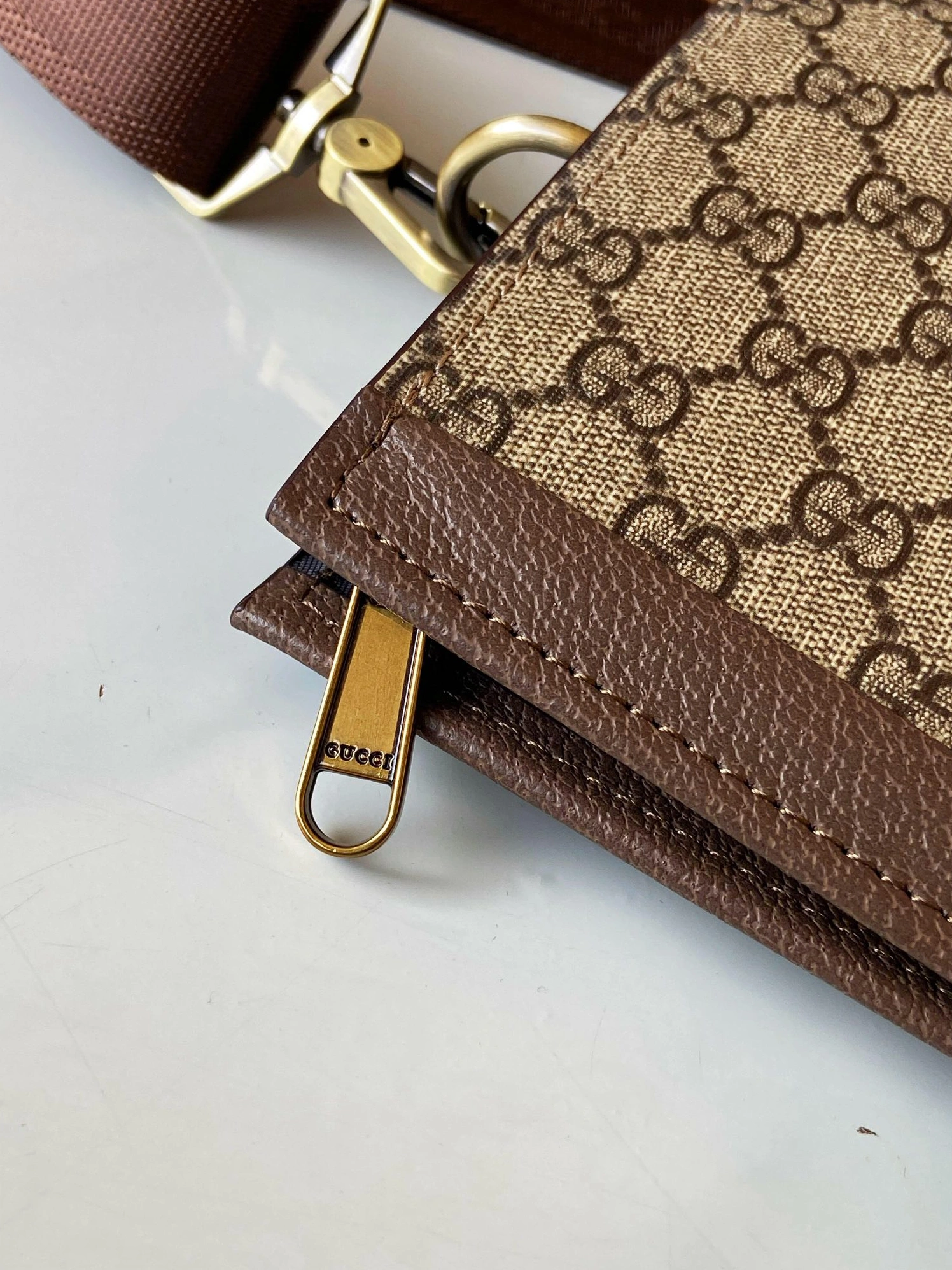 Gucci AAA Man Handbags Versatile 8907