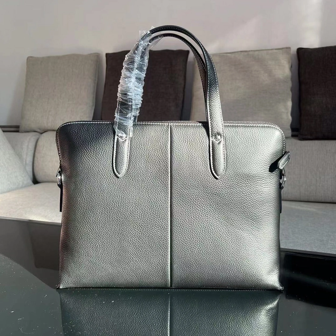 Gucci AAA Man Handbags Vibrant 365