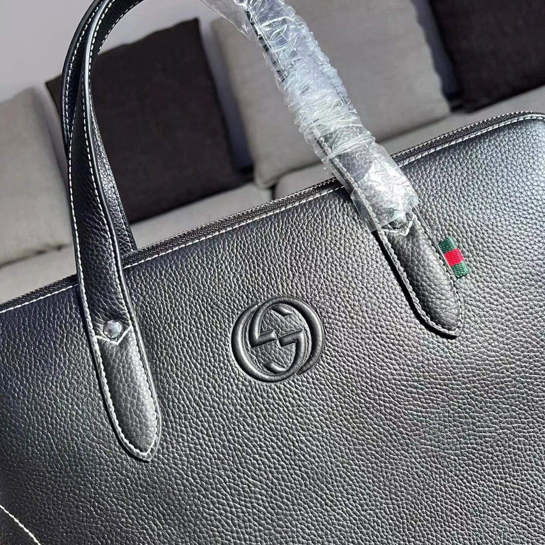 Gucci AAA Man Handbags Vibrant 365