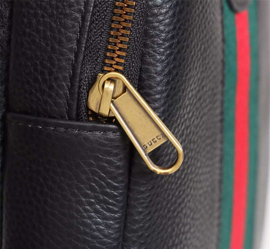 Gucci AAA Man Messenger Bags Affordable 8420