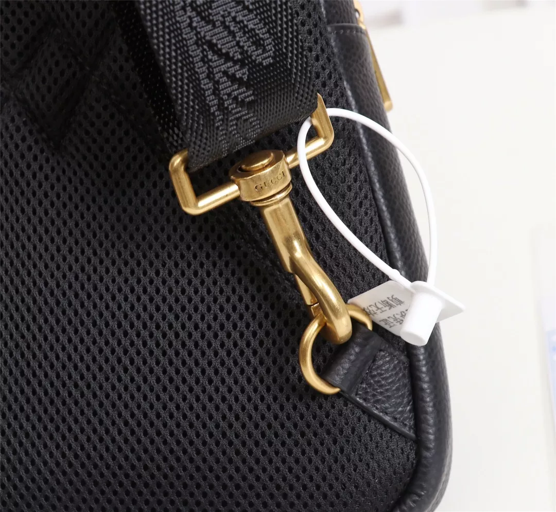Gucci AAA Man Messenger Bags Affordable 8420