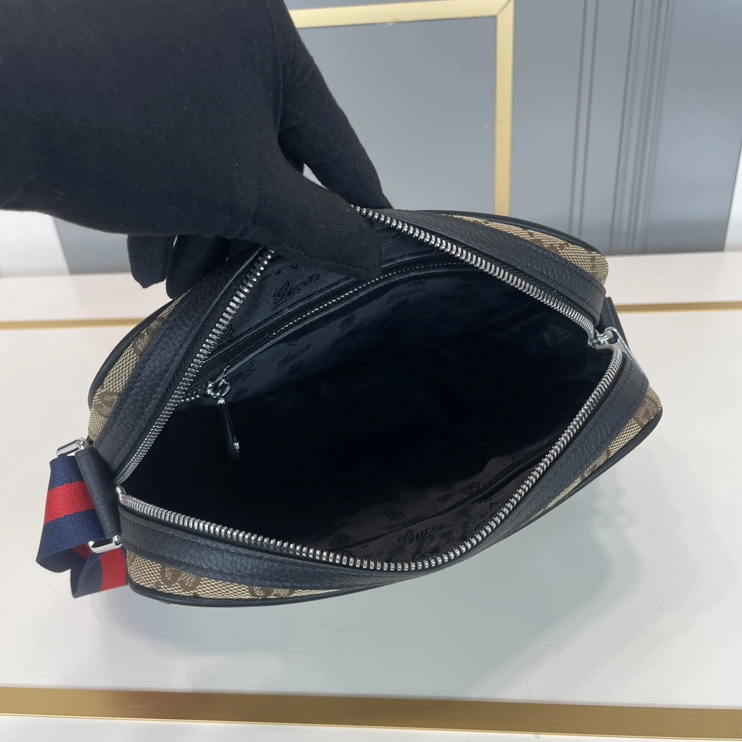 Gucci AAA Man Messenger Bags Affordable 9089